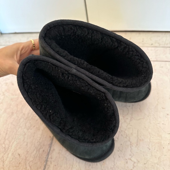 UGG Australia Black Tall Shearling Boots - Picture 6 of 16